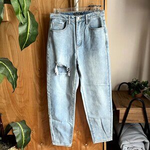 PRETTYLITTLETHING Petite Light Blue Wash Thigh High Ripped Mom Jeans - Size 4